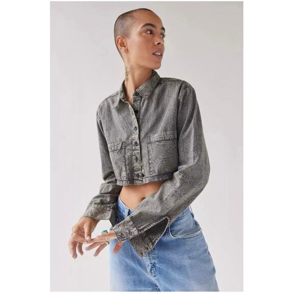 Urban Outfitters Shacket Womens Crop Cutout Denim Shirt Acid Wash Biker Grunge - Picture 6 of 16